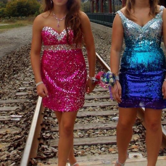 Homecoming dress. Pink. Size 8 - Picture 4 of 4